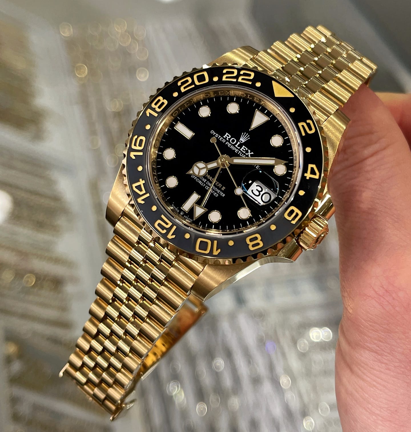 Role_x gmt editing gold black