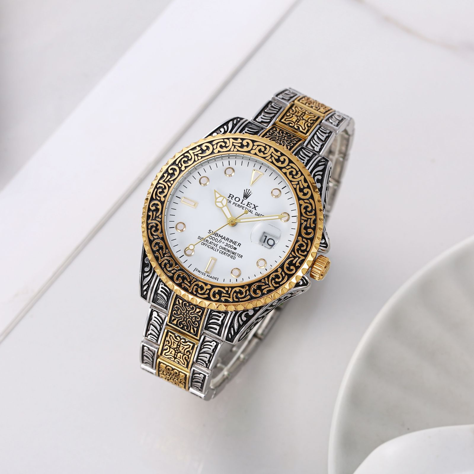 Role_x vintage demanding arrival